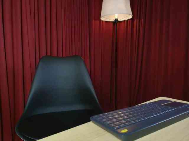 Sharlotte-1 webcam