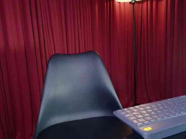 Sharlotte-1 webcam