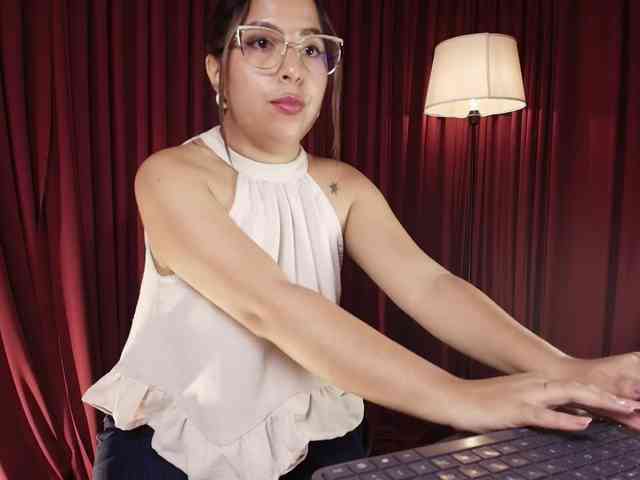 Sharlotte-1 webcam