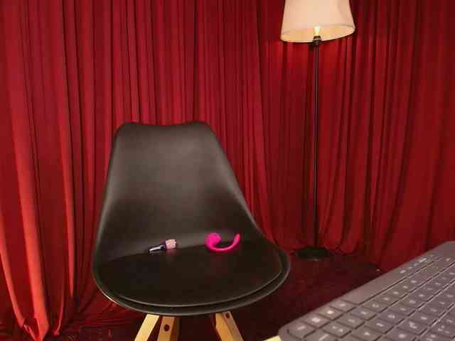 Sharlotte-1 webcam