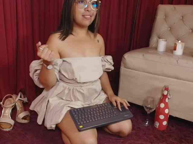 Sharlotte-1 webcam