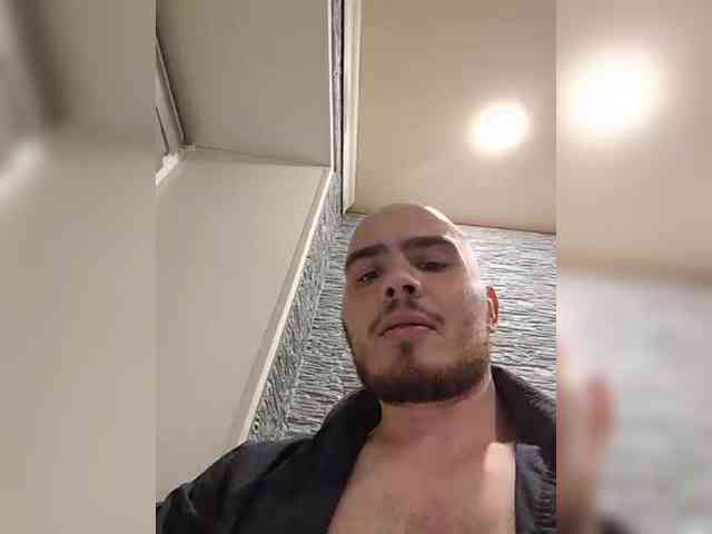 Aromatblayzera Live Webcam on BongaCams