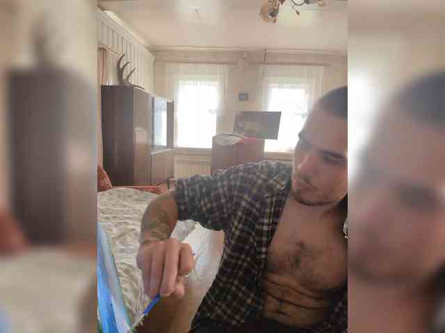 Aromatblayzera Live Webcam on BongaCams