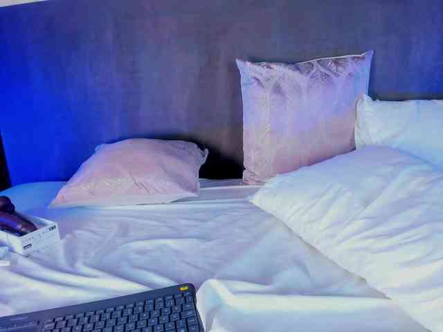 anny-arango webcam