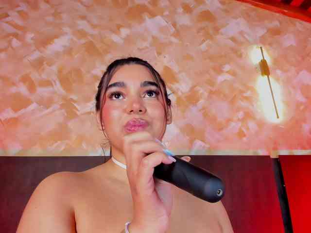 anny-arango webcam