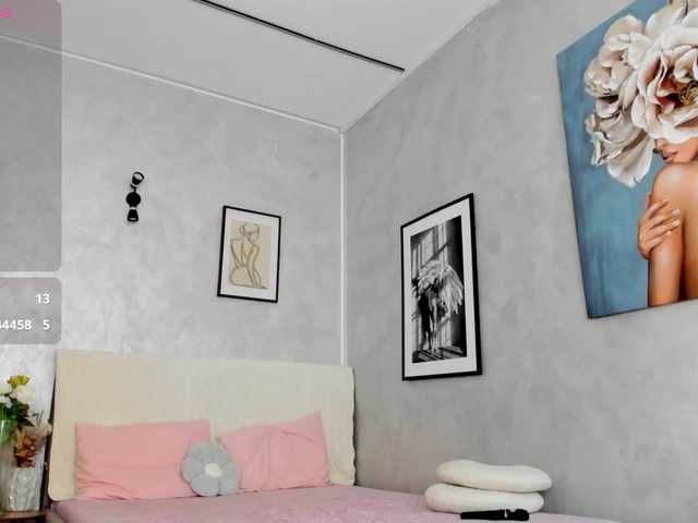 ElinaMoon live cam on BongaCams