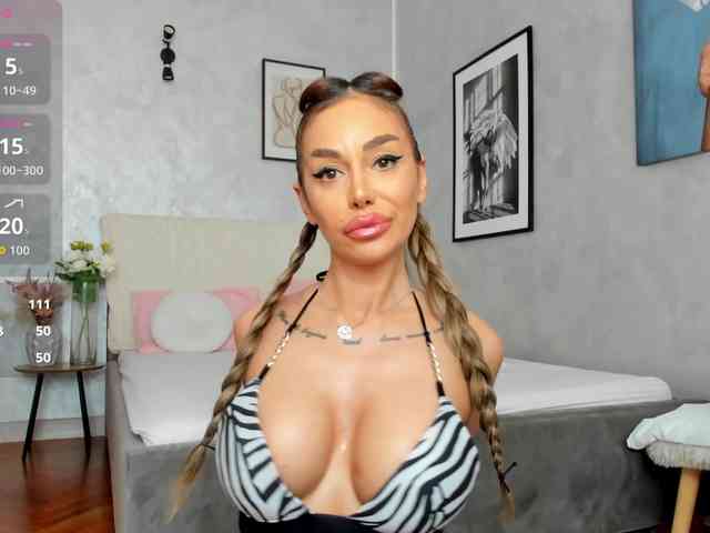 ElinaMoon webcam