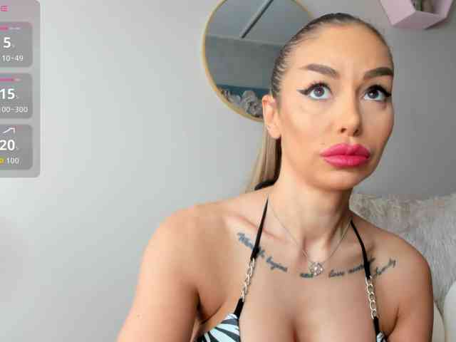 ElinaMoon webcam