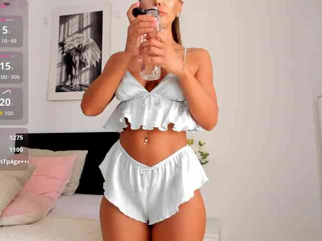 ElinaMoon webcam