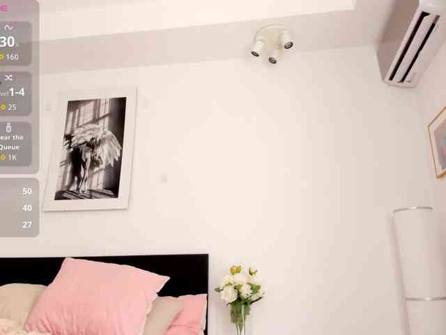 ElinaMoon webcam