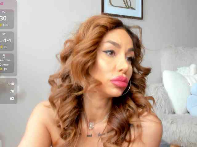ElinaMoon webcam