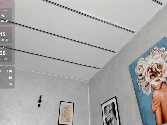ElinaMoon webcam