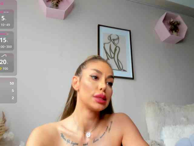 ElinaMoon webcam