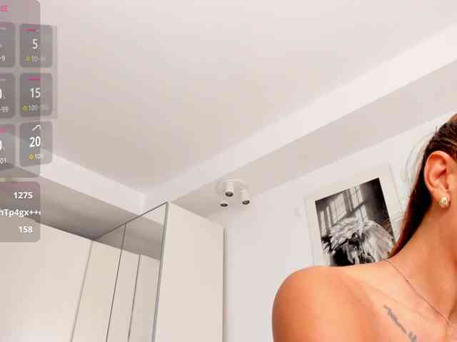 ElinaMoon webcam