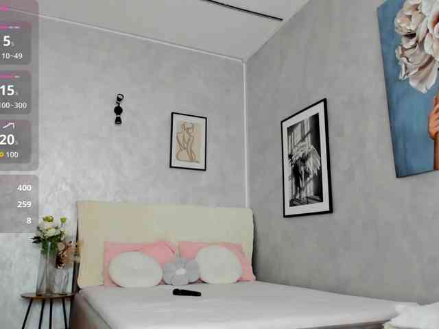 ElinaMoon webcam