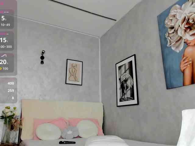 ElinaMoon webcam