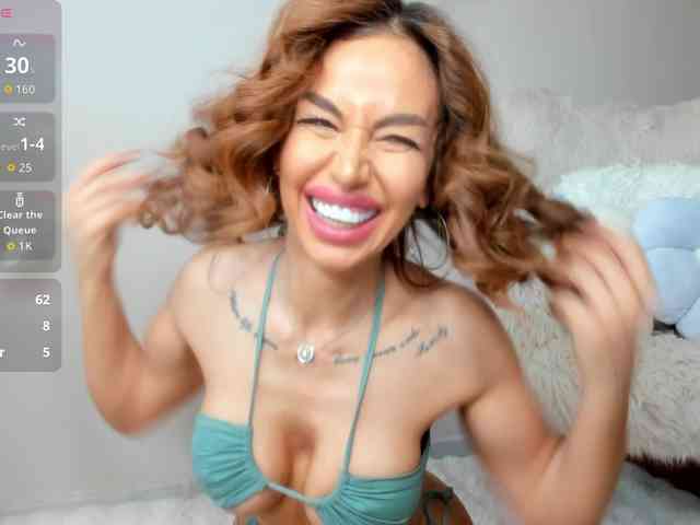ElinaMoon webcam