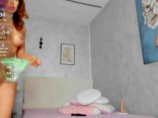 ElinaMoon webcam