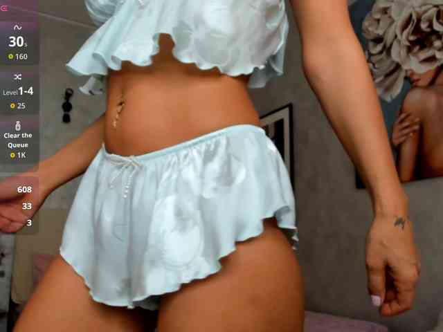 ElinaMoon webcam