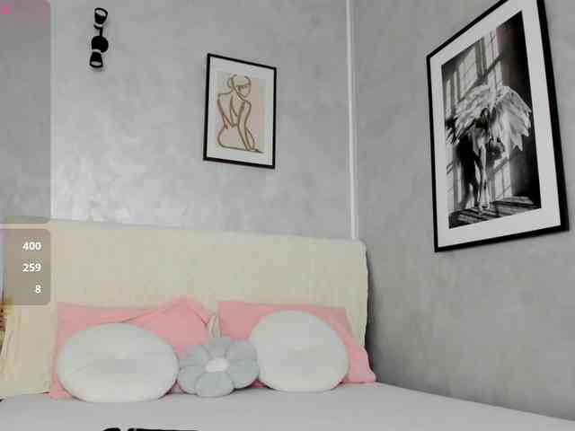 ElinaMoon webcam