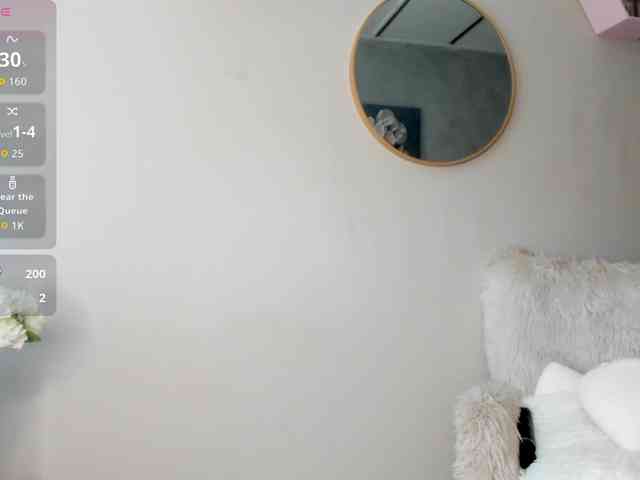 ElinaMoon webcam
