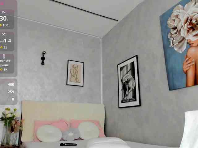 ElinaMoon webcam