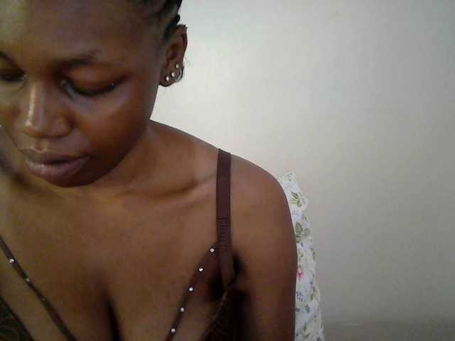 sexy-muna Live Cam and Statistics on UnifiedCams