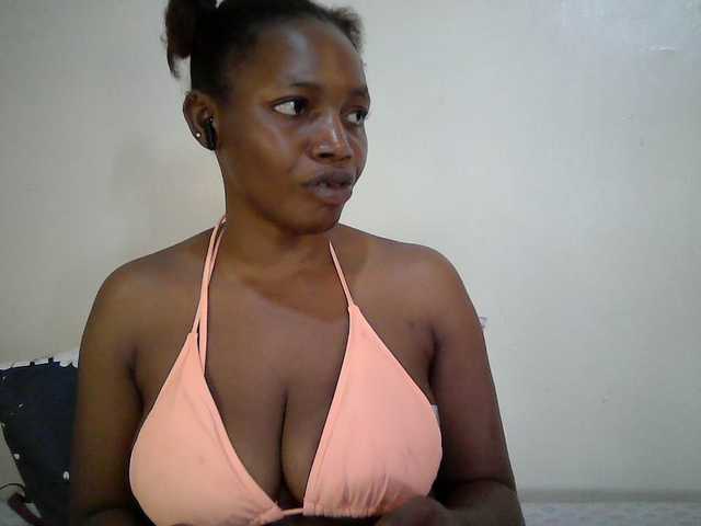sexy-muna live cam on UnifiedCams