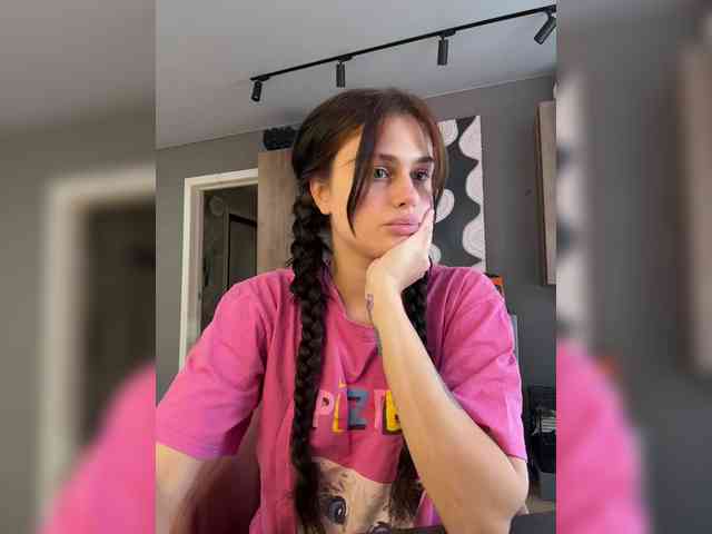 Vanessa-Tenderness Sex Cam Show