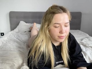 AlyraSun Porn Show