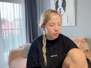 AlyraSun Porn Show