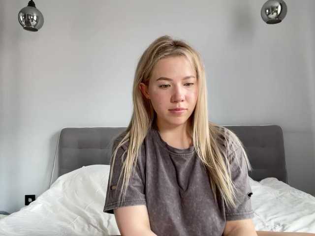 AlyraSun live webcam show