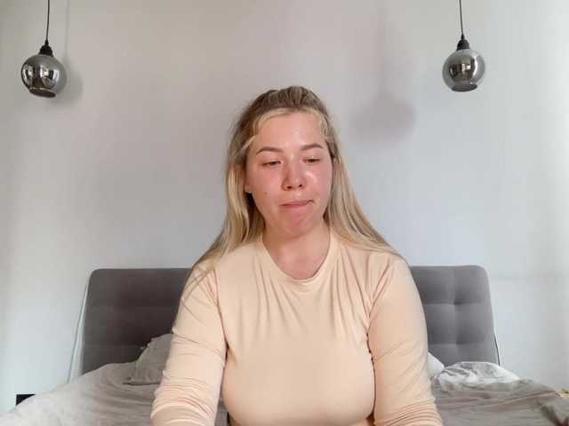 AlyraSun live cam