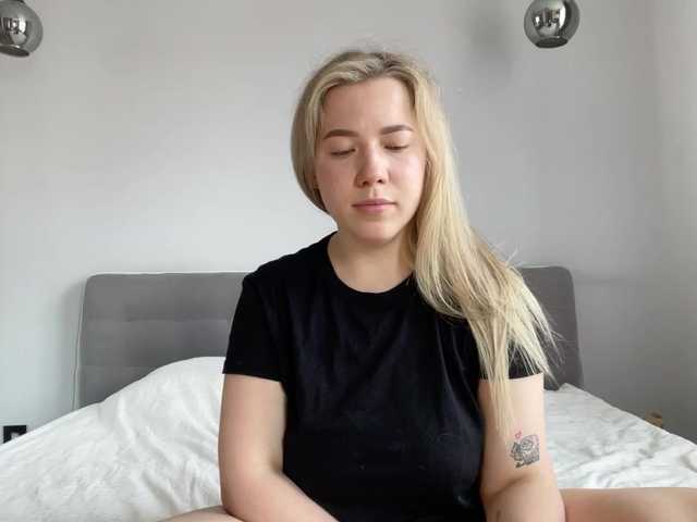 AlyraSun live webcam show