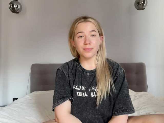 AlyraSun live webcam show