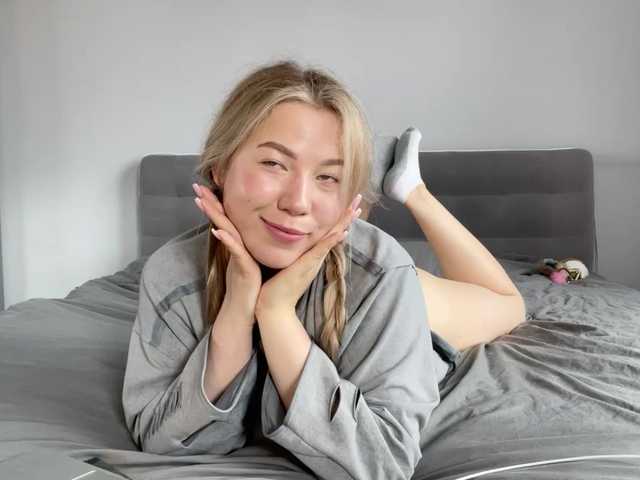 AlyraSun live webcam show