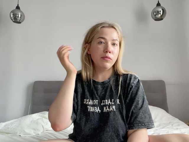 AlyraSun live webcam show