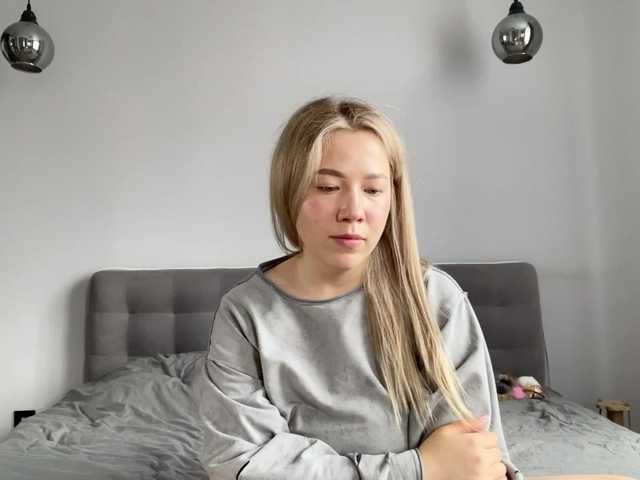 AlyraSun live webcam show