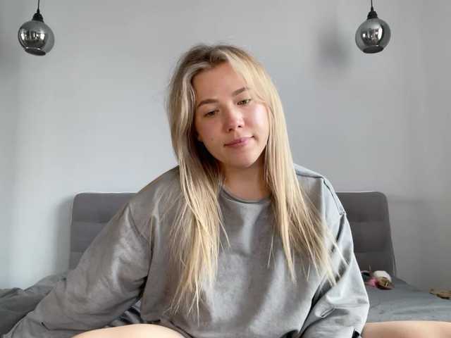 AlyraSun live webcam show