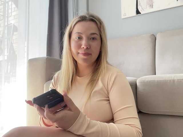AlyraSun live cam on BongaCams