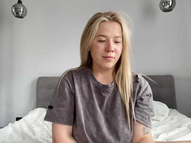 AlyraSun live webcam show