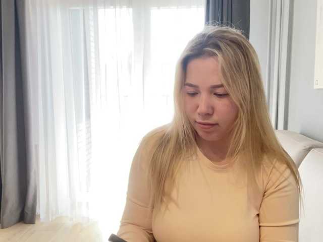AlyraSun live cam on BongaCams