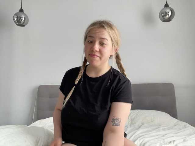 AlyraSun live webcam show