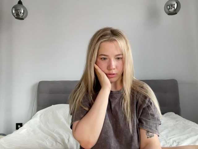AlyraSun live webcam show