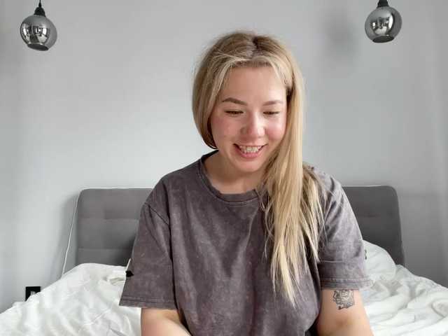 AlyraSun live cam on BongaCams