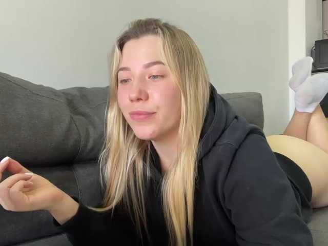 AlyraSun, en directo ahora en BongaCams
