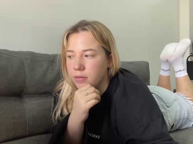 AlyraSun live cam preview