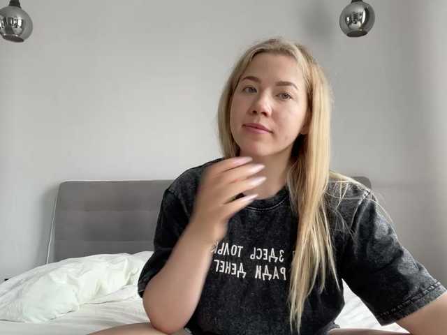 AlyraSun live webcam show
