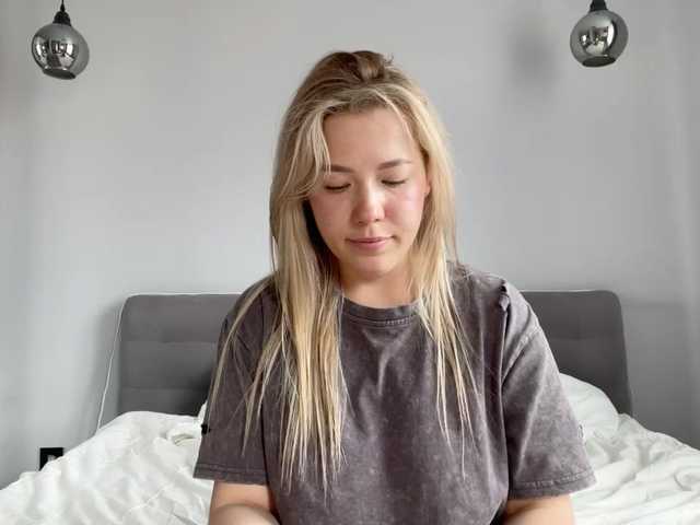 AlyraSun live cam