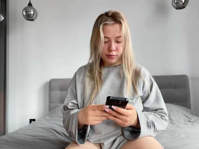 AlyraSun live webcam show